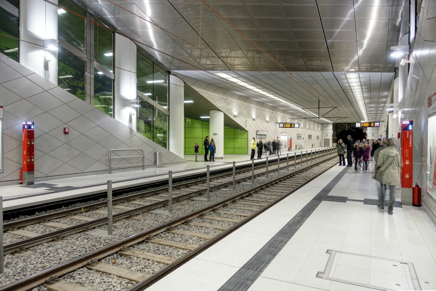 U-Bahn Wehrhahlinie, Haltestelle Graf-Adolf-Platz 2016 (Gestaltung Manuel Franke 2016)